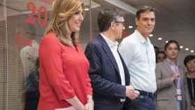 Díaz, López y Sánchez, ante las cámaras antes del debate de las primarias del PSOE.