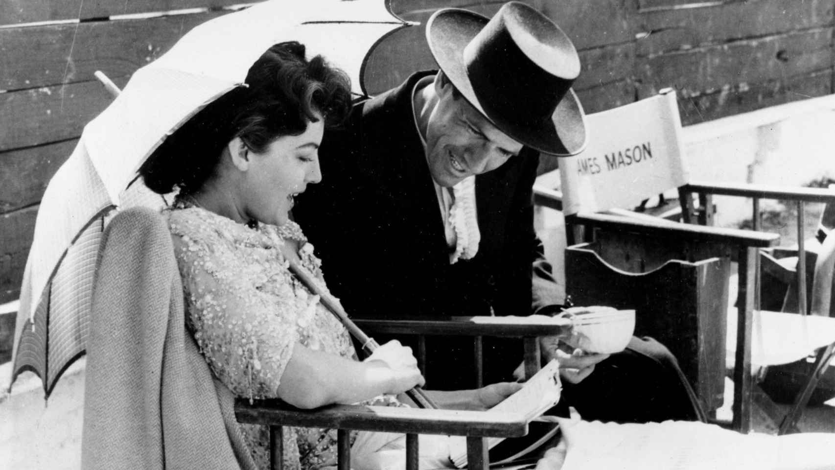 La actriz Ava Gardner y el torero y actor Mario Cabré durante un rodaje. | Foto: GTRES.