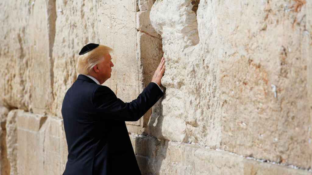Trump,  en el Muro de las Lamentaciones, durante su viaje a Israel