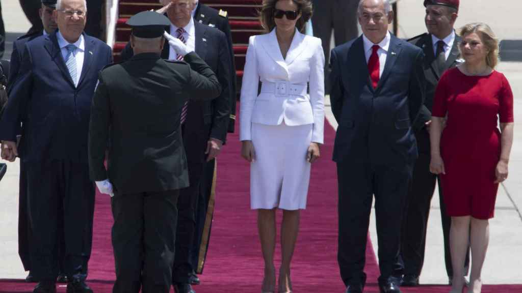 Un momento del paseo de Trump y su esposa al llegar a Israel.