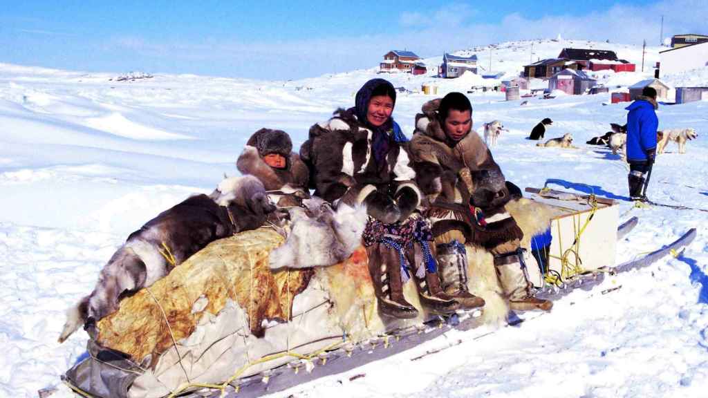 Los inuit pueden llegar a soportar temperaturas inferiores a los -55 ºC.