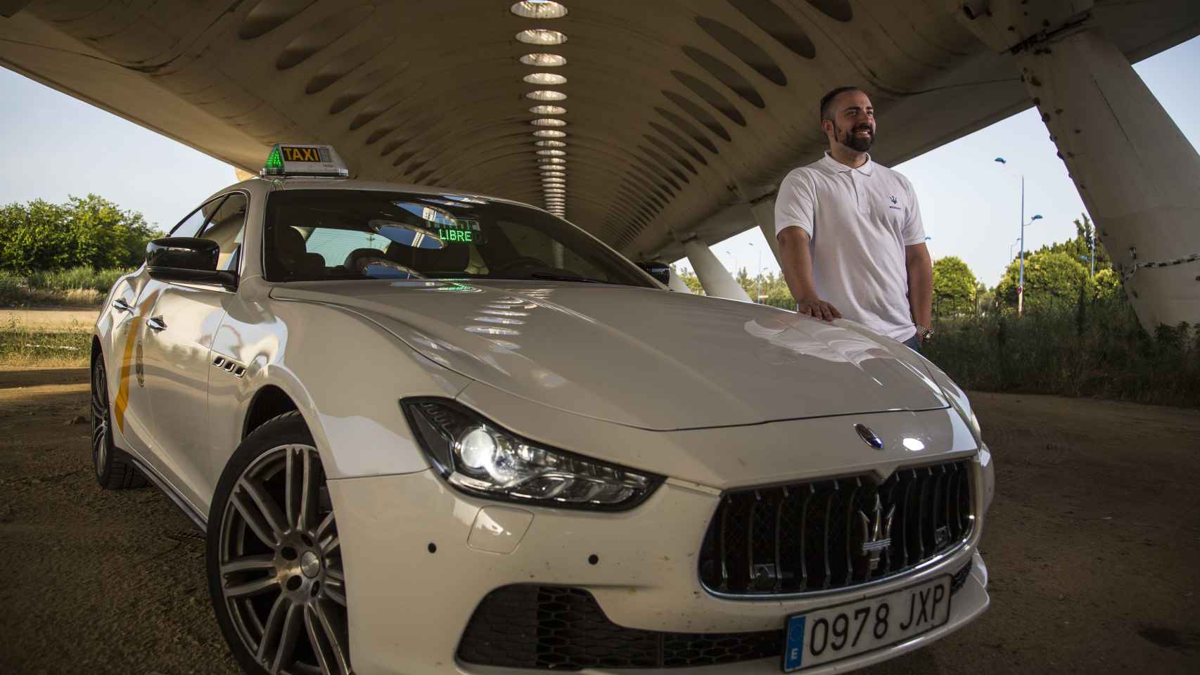 Jesús Lobo ha transformado su Maserati en un taxi. Lo llama el Taxirati.