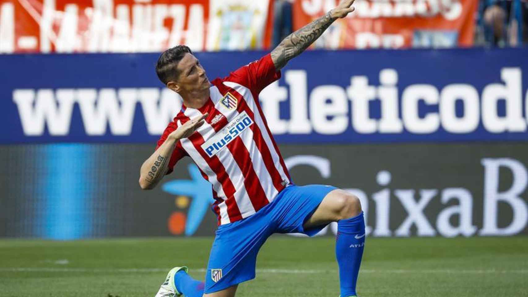Fernando Torres celebra un gol durante el partido.
