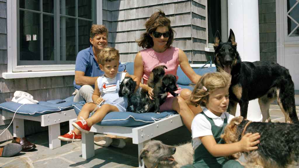 J. F. Kennedy y su familia.