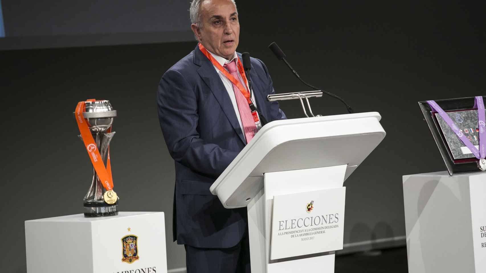 Alejandro Blanco en la última asamblea de la Federación de Fútbol.