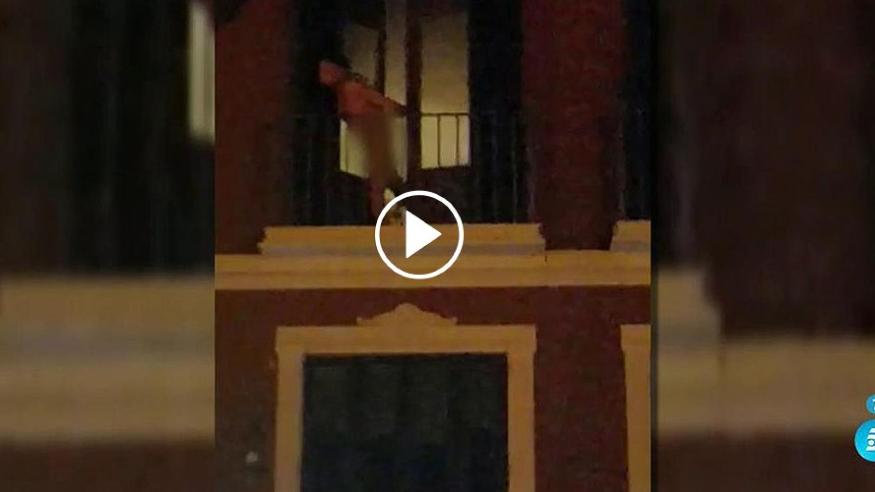 El vídeo más polémico de Ángel Garó: desnudo e increpando a la policía