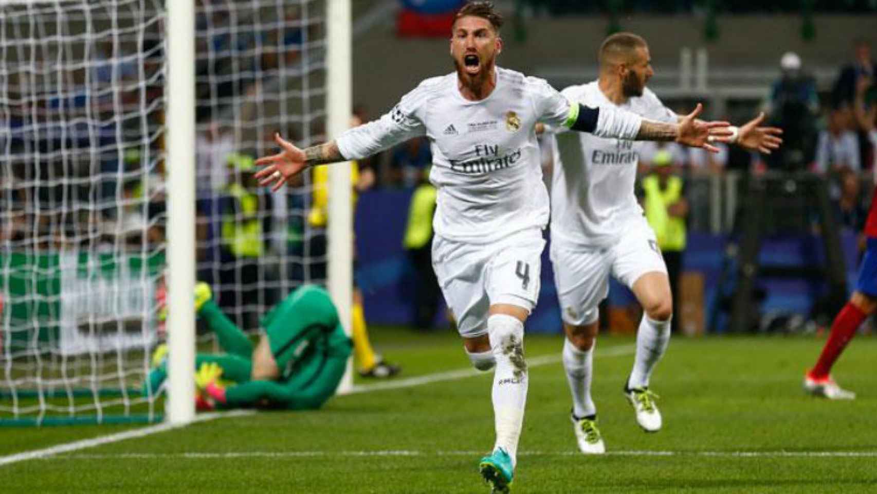 Sergio Ramos celebra su gol al Atlético en la final de Milán
