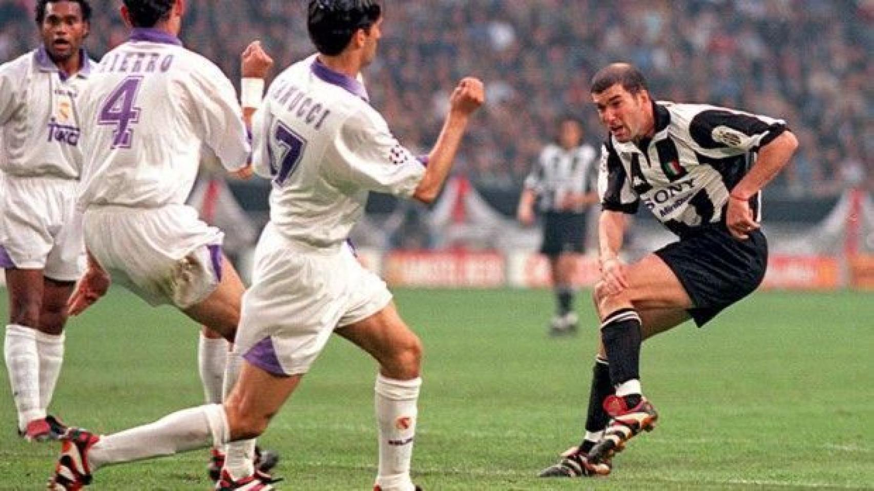 Zidane, con la Juventus, en la final de 1998