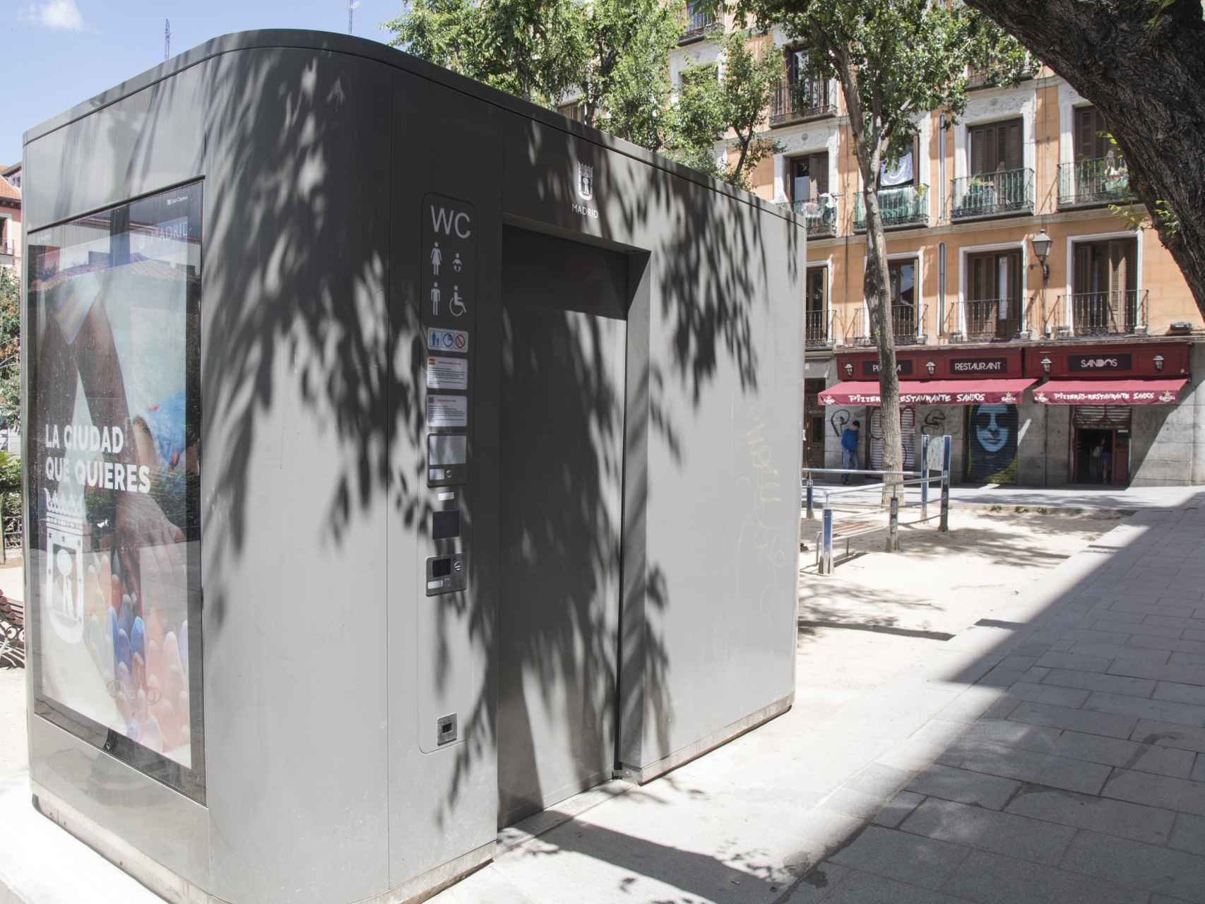 Madrid, baños públicos para 3 millones de personas: la ciudad que abandona a los enfermos colon