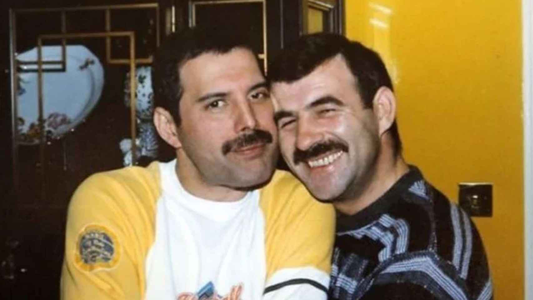 Sale a la luz el álbum privado de Freddie Mercury y su pareja