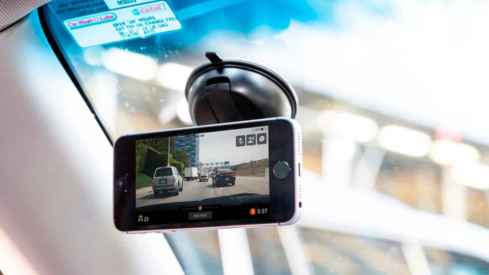 La aplicación de cámara inteligente para coche que graba y evita