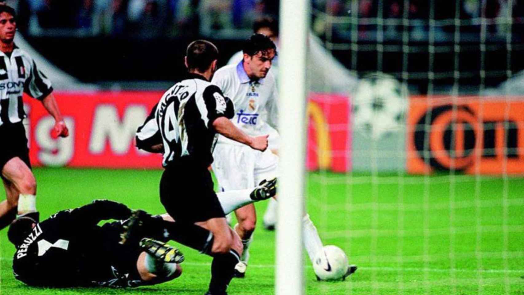 Pedja Mijatovic, en la jugada del único gol de La Séptima, en 1998.