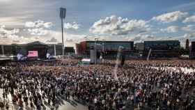 El concierto se celebra en el Emirates Old Trafford Cricket Ground de Manchester.