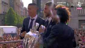 Cristiano, Ramos y Marcelo posan en la Puerta del Sol con la Champions
