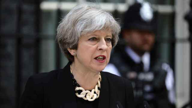Theresa May, durante su comparecencia tras la reunión de urgencia en Londres.