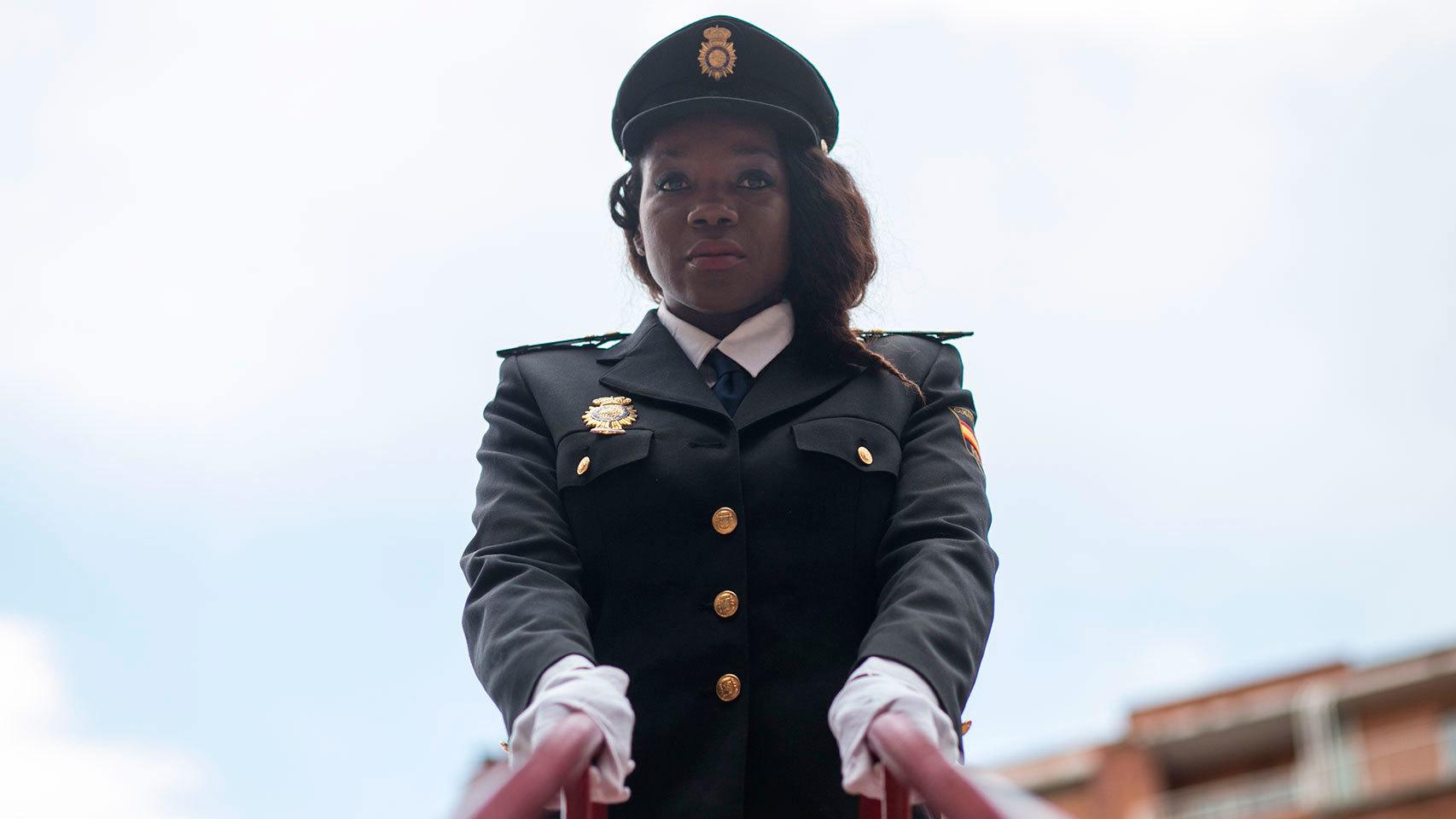 Cómo Se Dice Policía En Inglés Habla la única mujer negra de la Policía Nacional: “España es más racista  que machista”