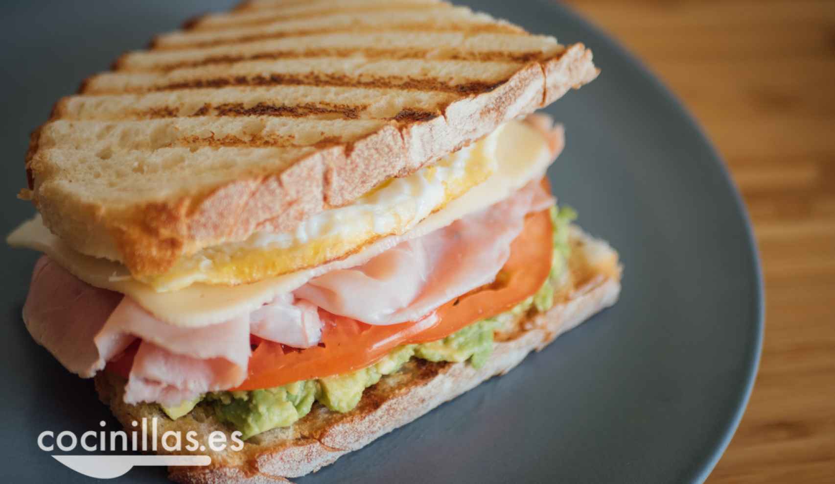 Olvídate del mixto, este sándwich de aguacate y huevo va a conquistar tu  paladar