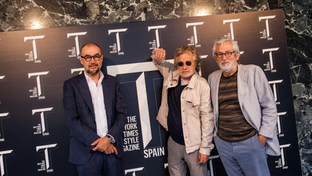 A la derecha, su editor Andrés Rodríguez junto a los invitados. | Foto: Spainmedia.