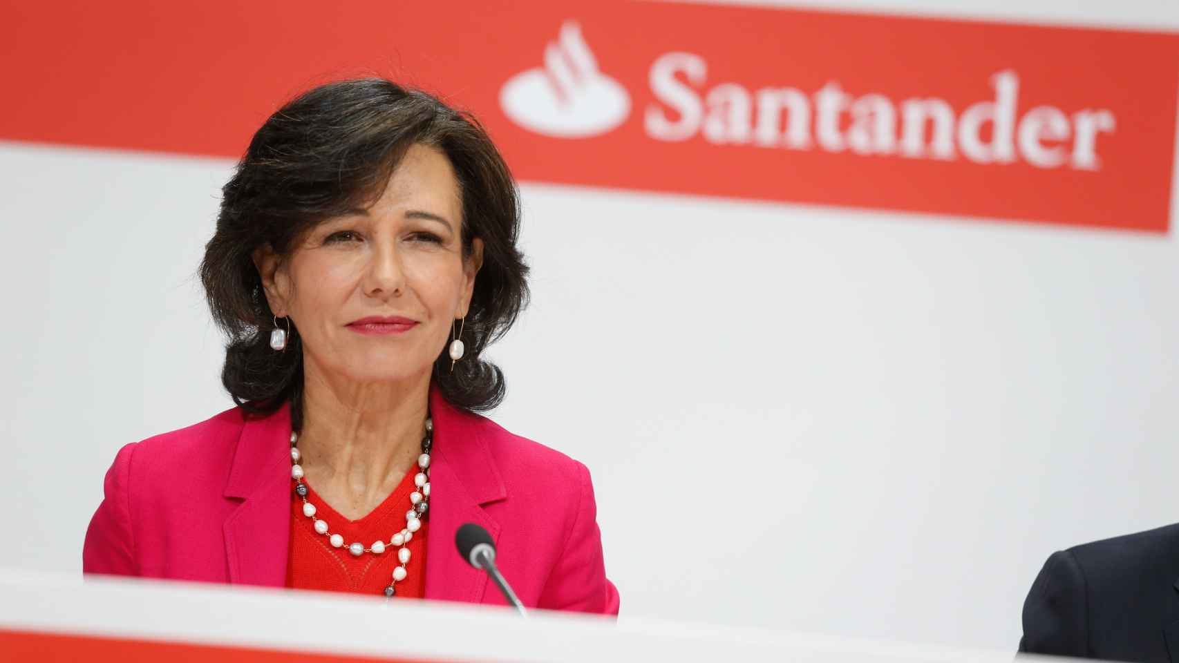 La presidenta del Banco Santander en la rueda de prensa sobre la compra del Banco Popular.
