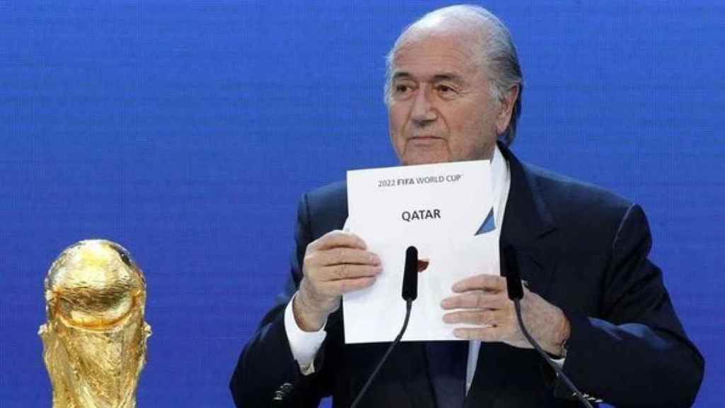 Blatter en el momento que anunció que Catar organizará el Mundial 2022