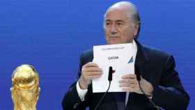 Blatter en el momento que anunció que Qatar organizará el Mundial 2022.