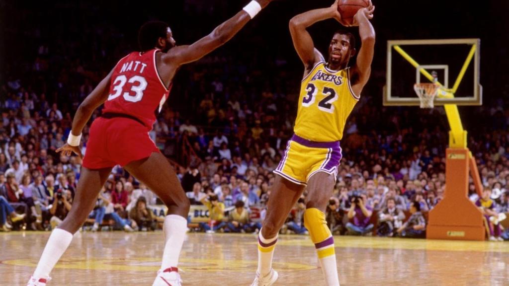 Magic Johnson en un partido con los Lakers.