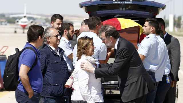 Rajoy da el pésame a la familia de Ignacio Echeverría.