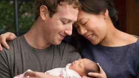 Mark Zuckerberg con su esposa Priscilla Chan y su hija Max.