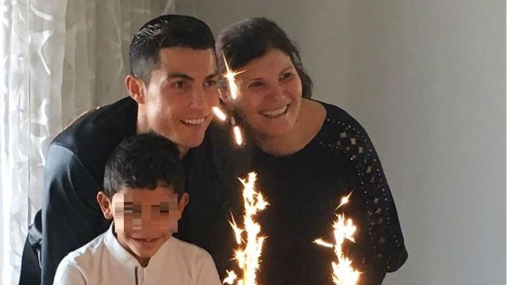 Ronaldo no quiere una madre para sus hijos: su dura infancia marca su  modelo de familia