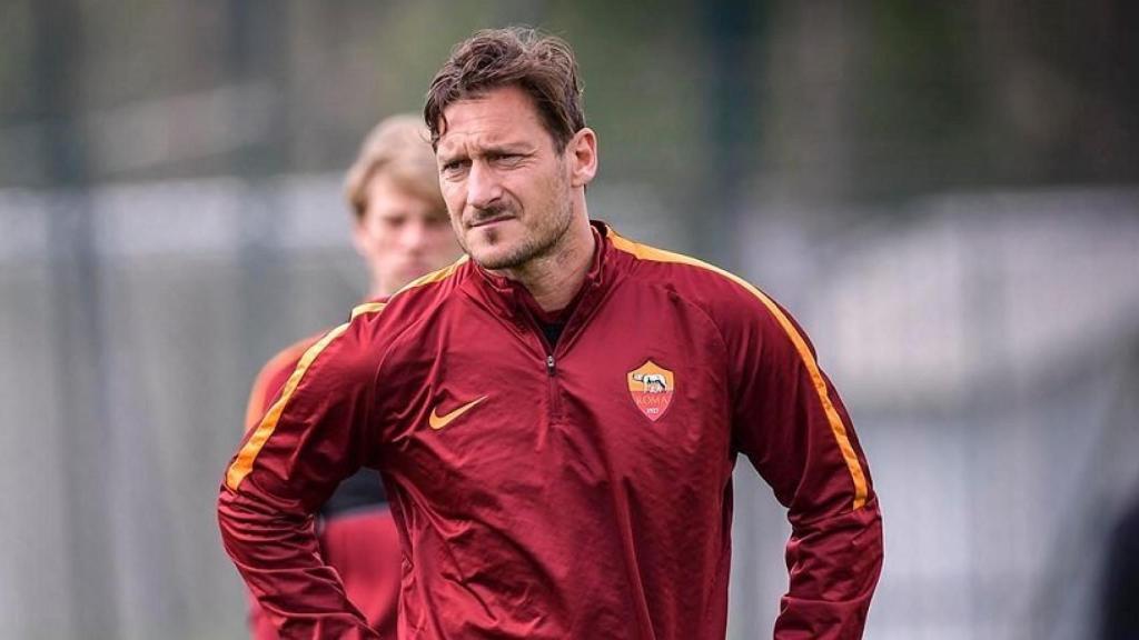 Totti dimite como director deportivo de la Roma y carga contra los  propietarios del club