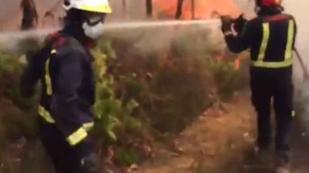 Imagen de los bomberos actuando en Portugal.