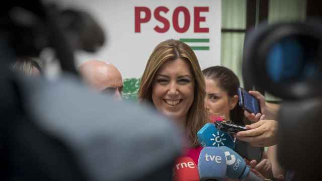 La secretaría general del PSOE-A, Susana Díaz, tras formalizar su precandidatura a las primarias andaluzas.