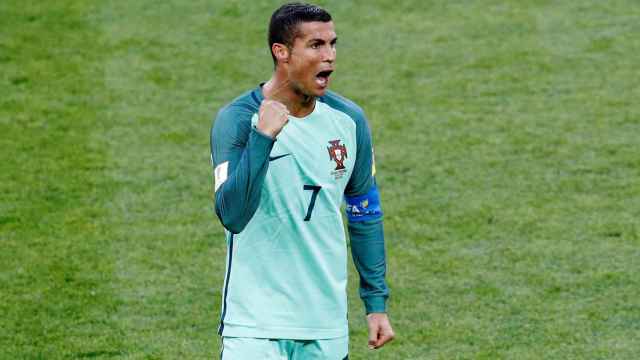 Cristiano celebra la victoria de Portugal ante Rusia en la Confederaciones.