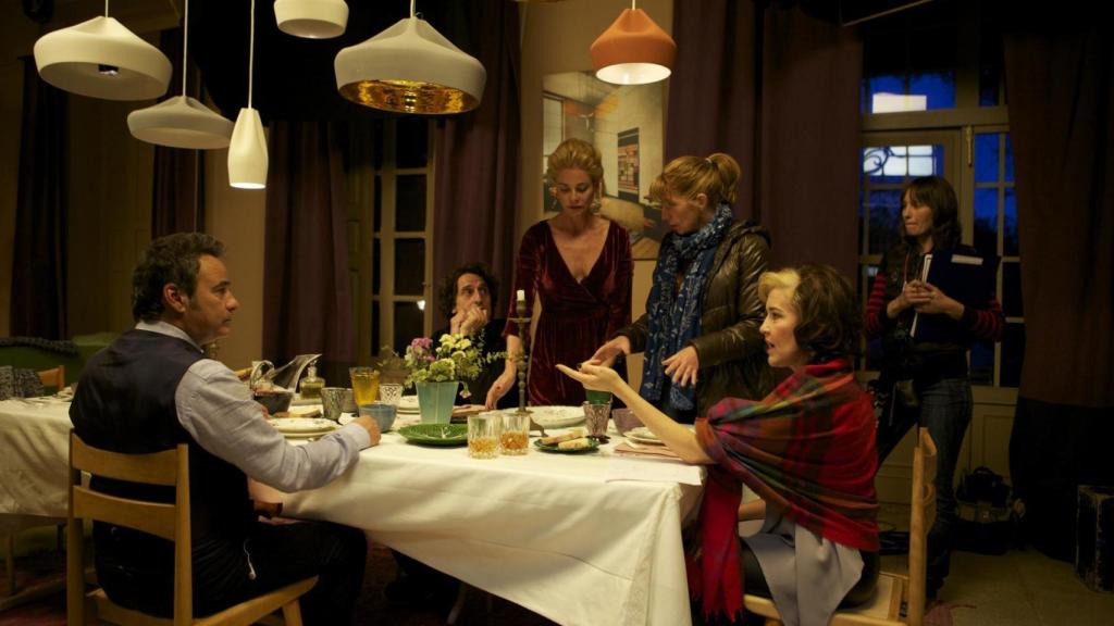 Inés París en el rodaje de La noche que tu madre mató a mi padre.