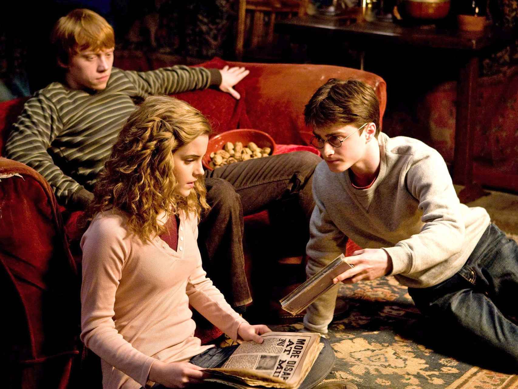 Hermione, Ron y Harry Potter en una de las películas de la saga.