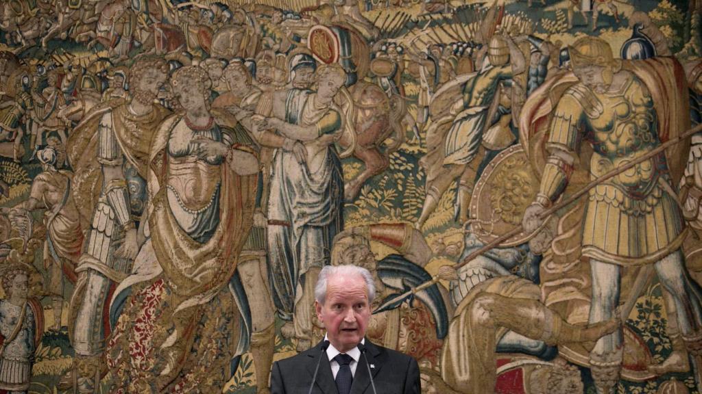 El expresidente del Parlamento Vasco, Juan María Atutxa, interviene en el acto de homenaje.