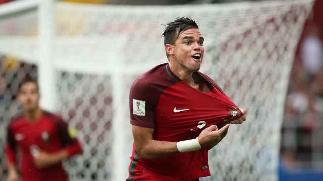 Pepe celebra su gol en el tiempo de descuento ante México.