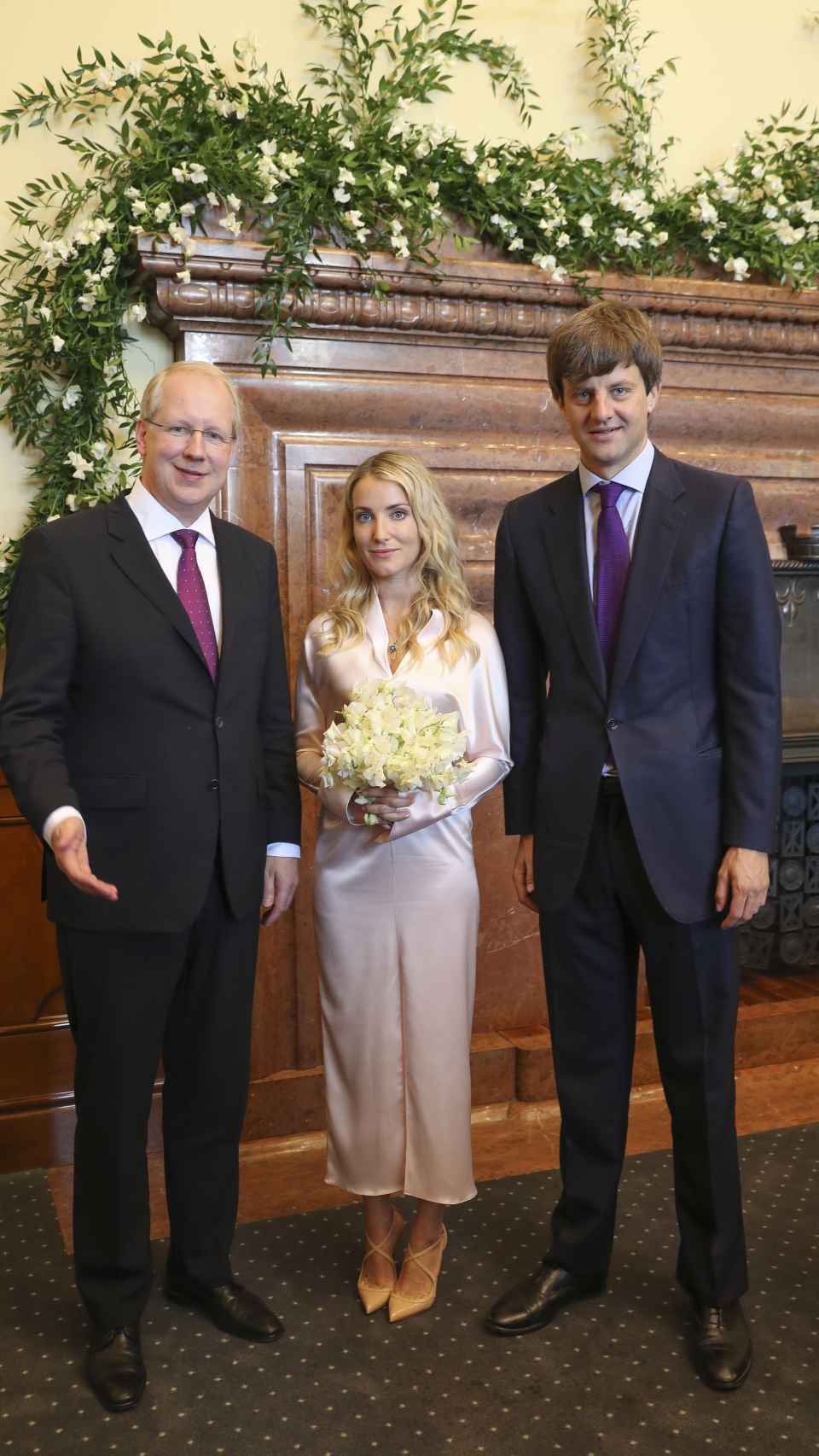 Ekaterina Malysheva y Ernsto Augusto de Hannover en la ceremonia civil.