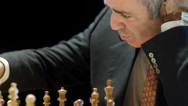 El campeón de ajedrez Garry Kasparov .
