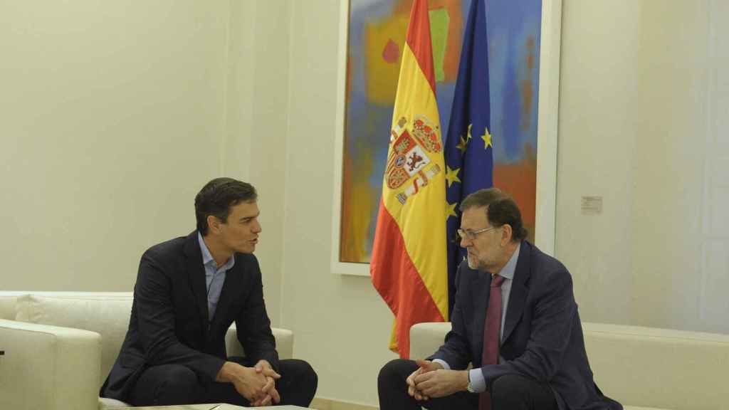 Rajoy y Sánchez, durante su reunión en la Moncloa.