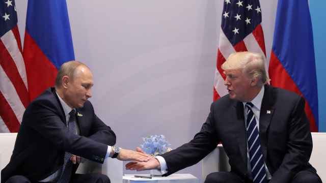 Putin y Trump se reúnen en los márgenes del G20 en Hamburgo.