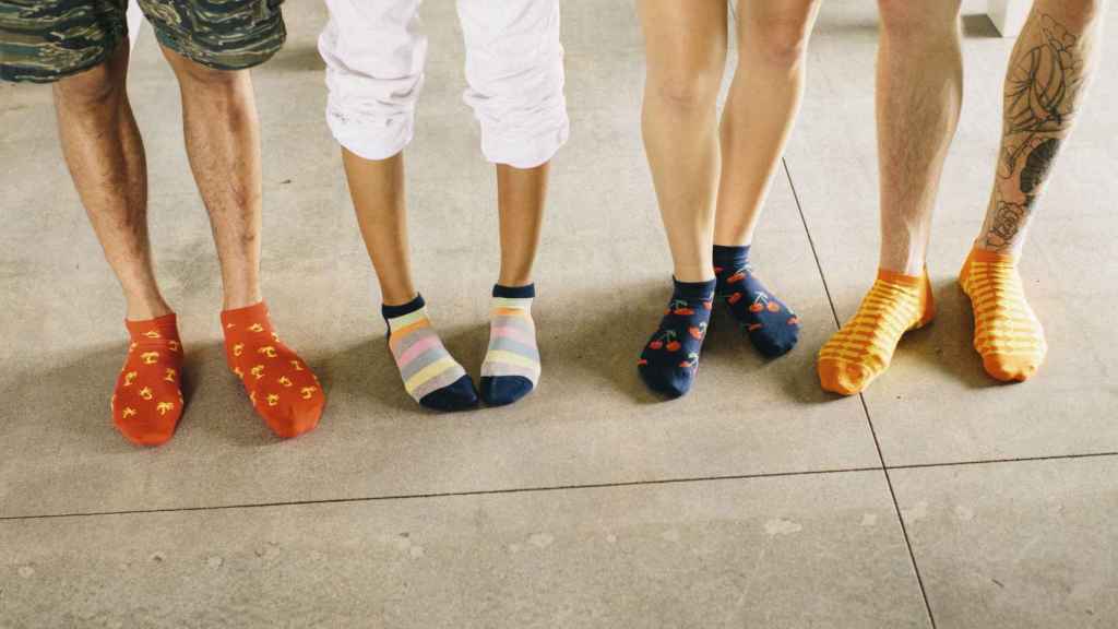 Sus diseños atractivos y coloridos los han convertido en pieza fundamental de cualquier look, símbolo de estilo y tendencia. | Foto: Happy Socks.