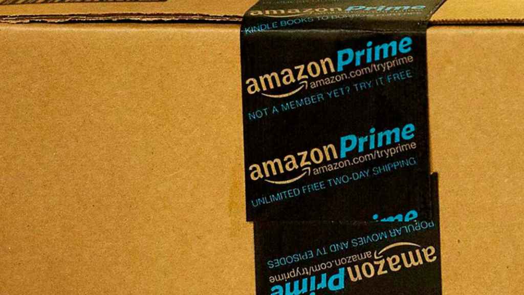 Caja que transporta productos de Amazon