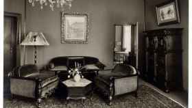 El cuadro de Pissarro en el salón de la abuela Lilly Cassirer, en 1939.