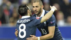 Valbuena y Benzema en un partido con Francia.
