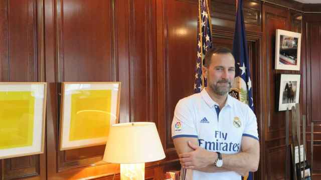 James Costos, nuevo fichaje del Barça, con la camiseta del Real Madrid.
