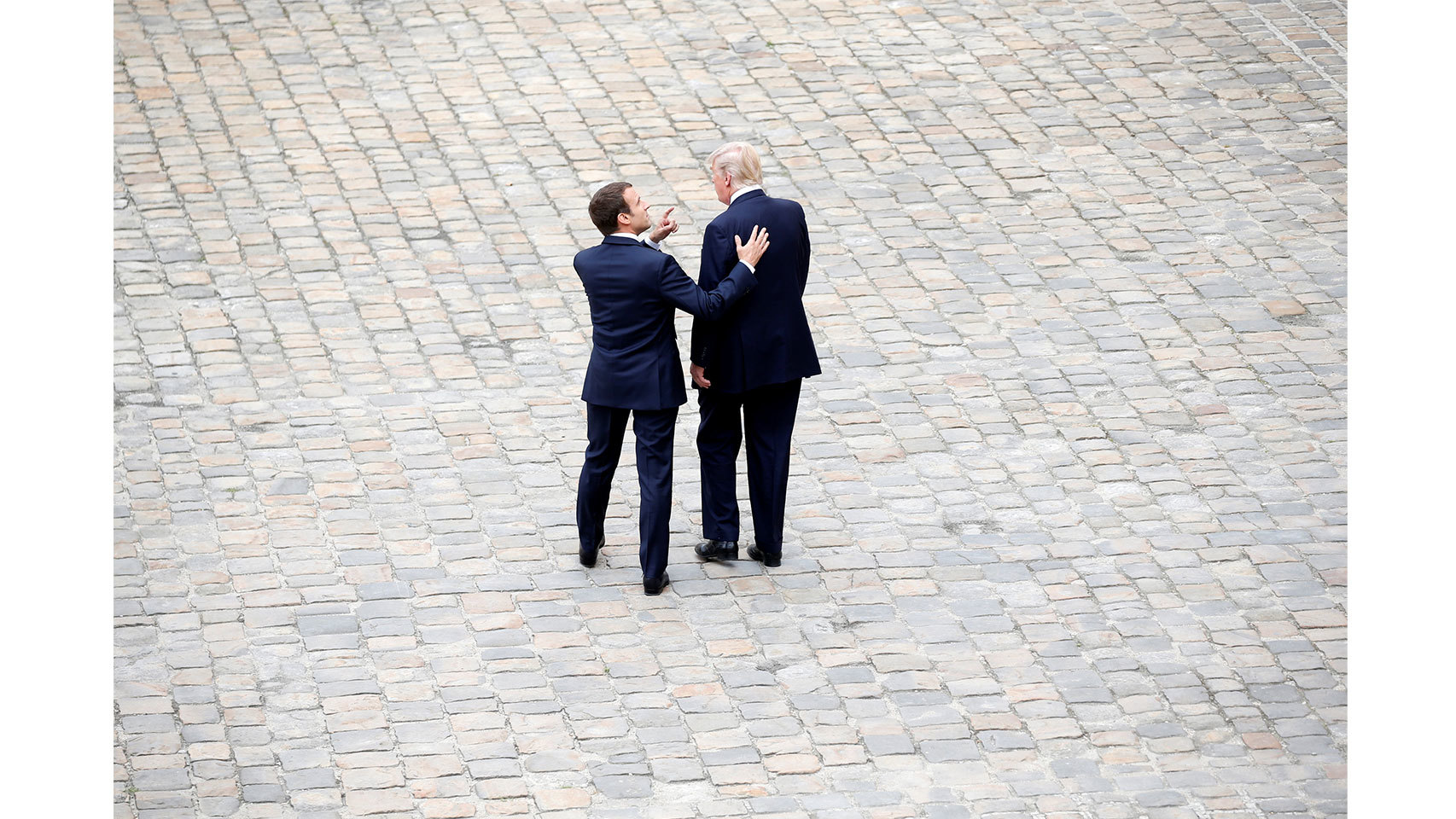Los Trump visitan París