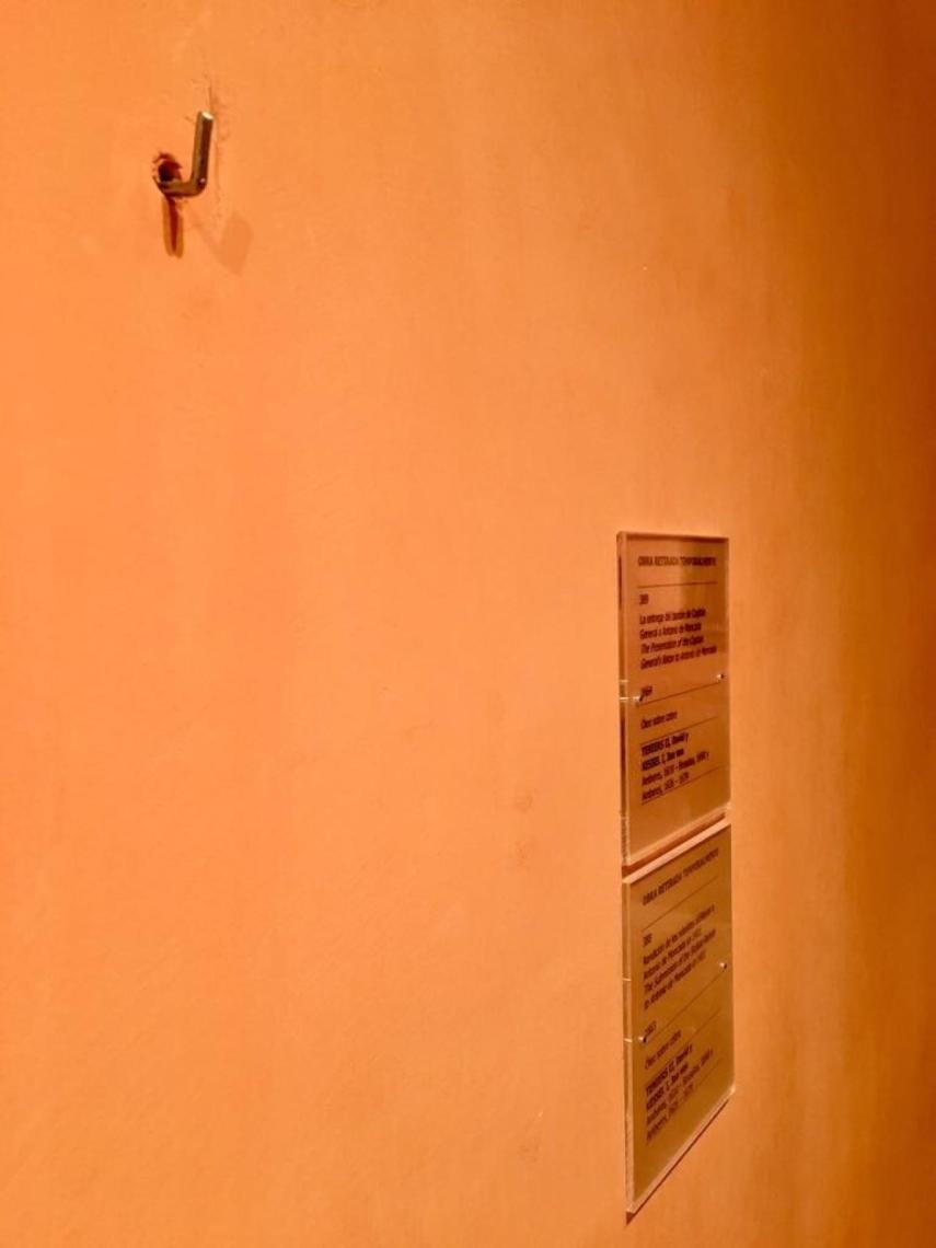 Otra imagen del estado en el que se encuentra la sala donde se exponen los Teniers.