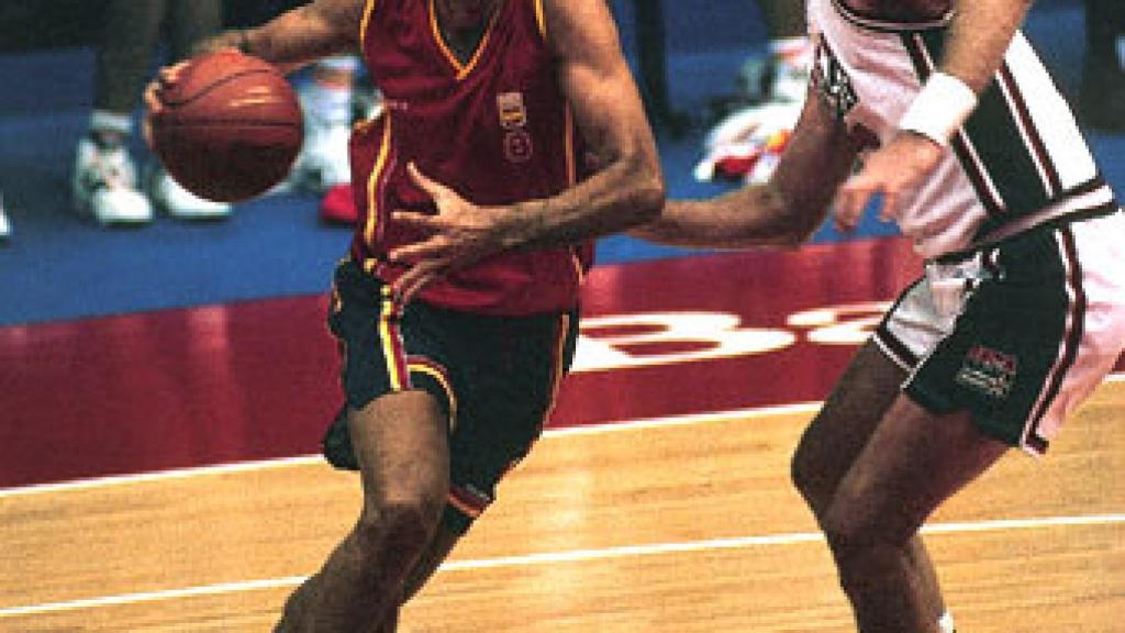 Andrés Jiménez ante Larry Bird.