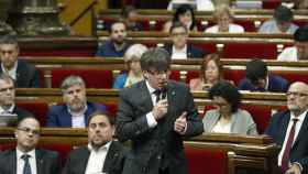 El presidente de la Generalitat, Carles Puigdemont, durante la segunda jornada del pleno del Parlament.